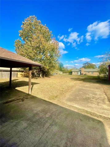 925 42nd Street SW Paris TX 75460