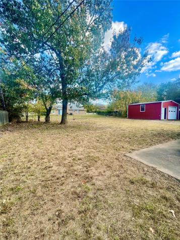 925 42nd Street SW Paris TX 75460