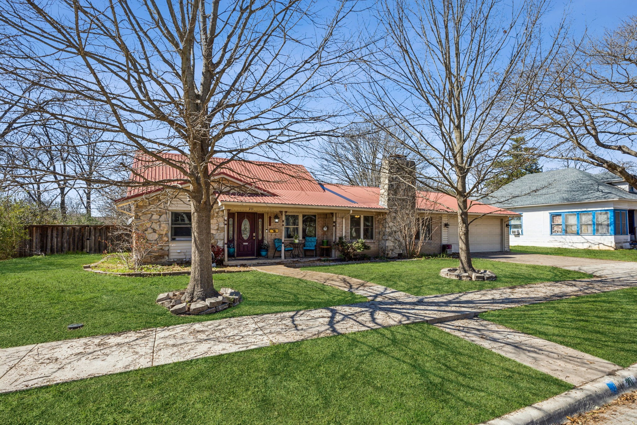 211 E University Avenue Waxahachie TX 75165