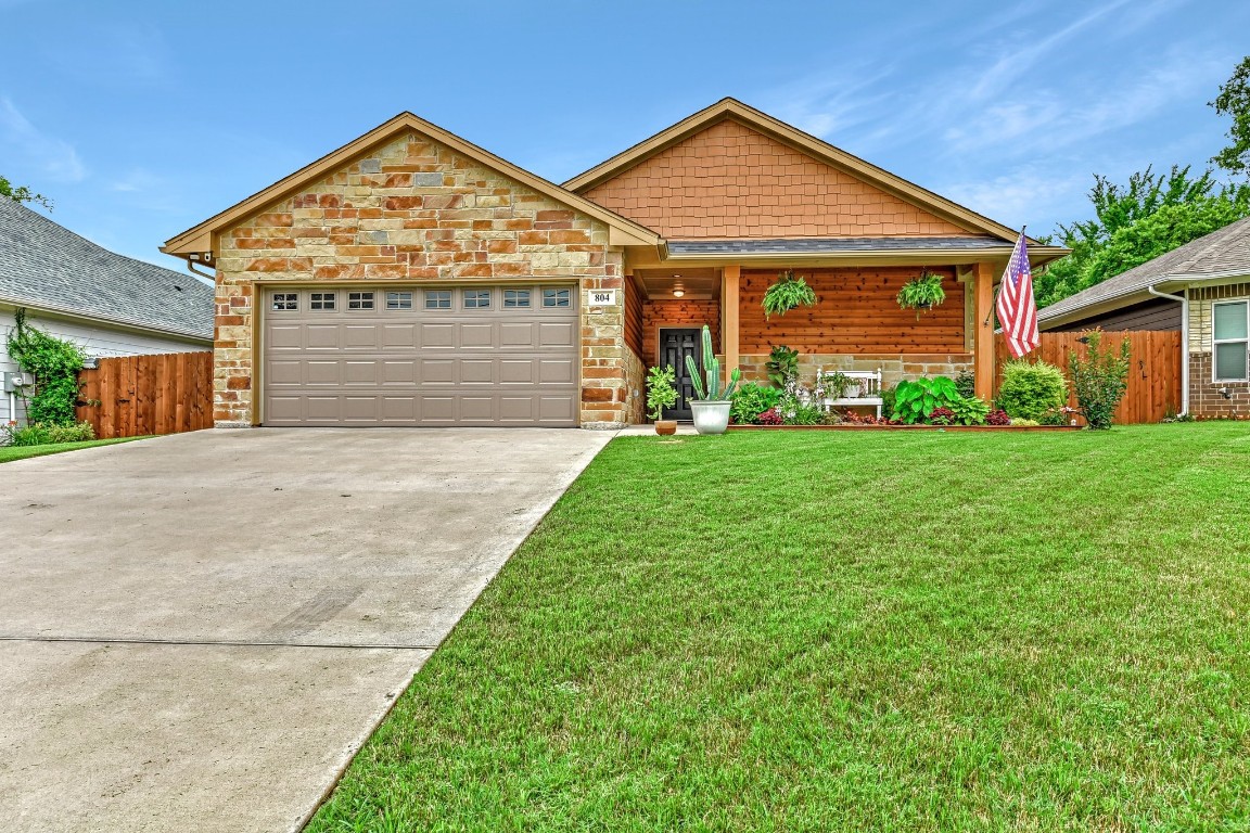 804 E 6th Street Bonham TX 75418