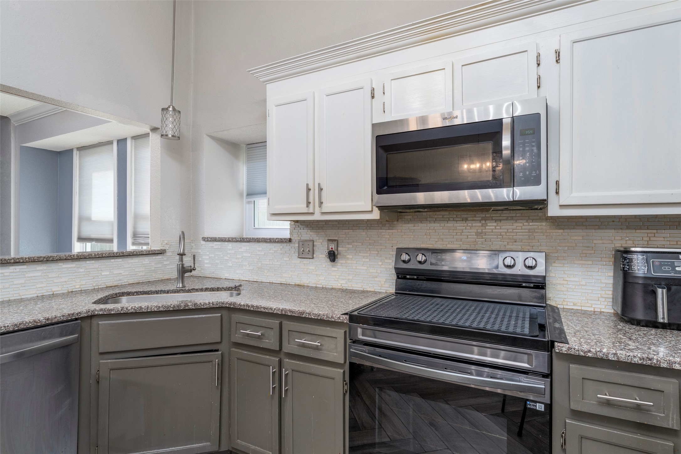 203 Hillside Drive Kennedale TX 76060