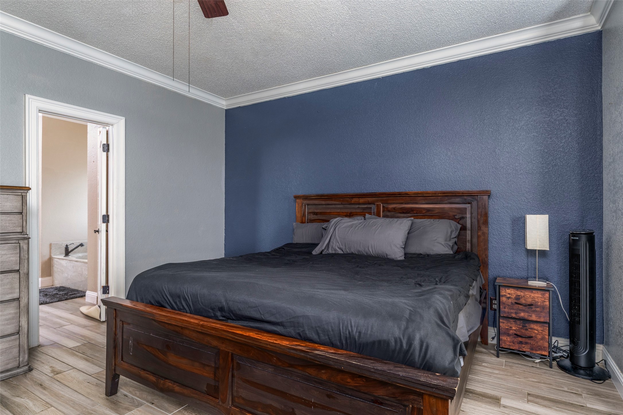 203 Hillside Drive Kennedale TX 76060