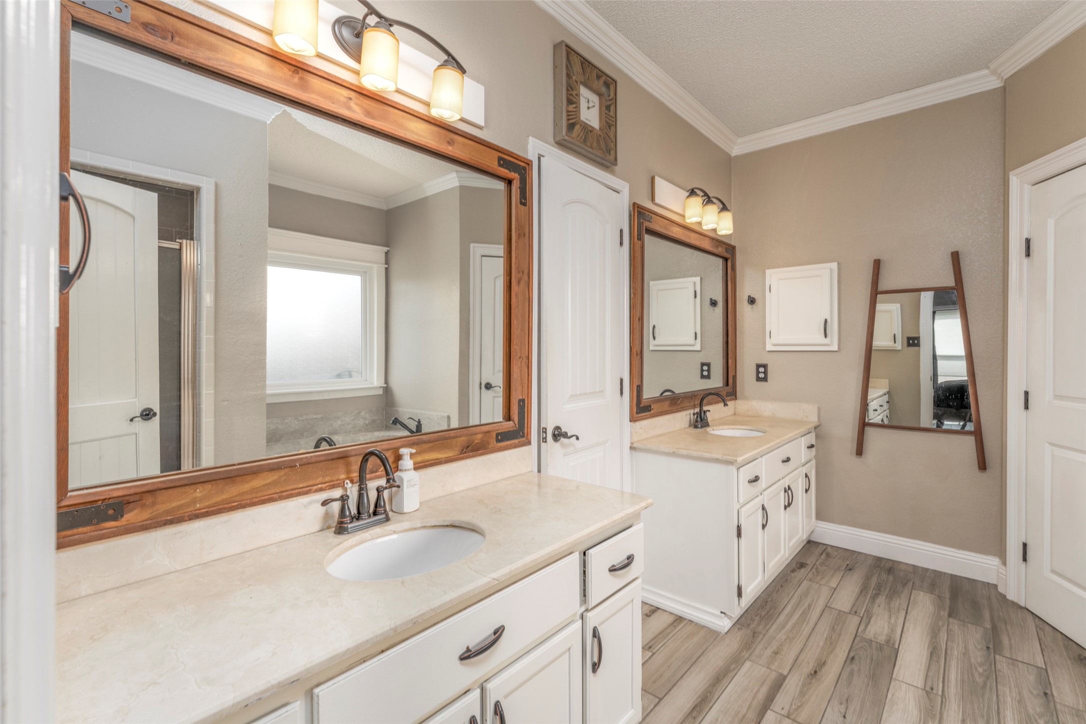 203 Hillside Drive Kennedale TX 76060
