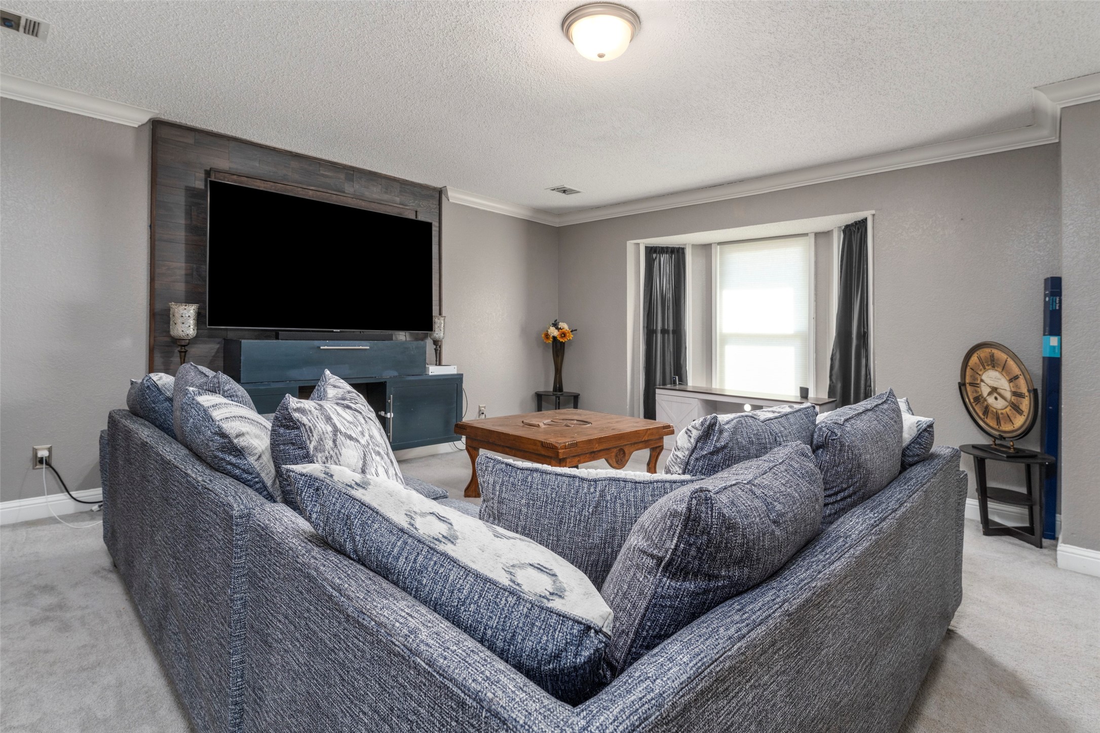 203 Hillside Drive Kennedale TX 76060