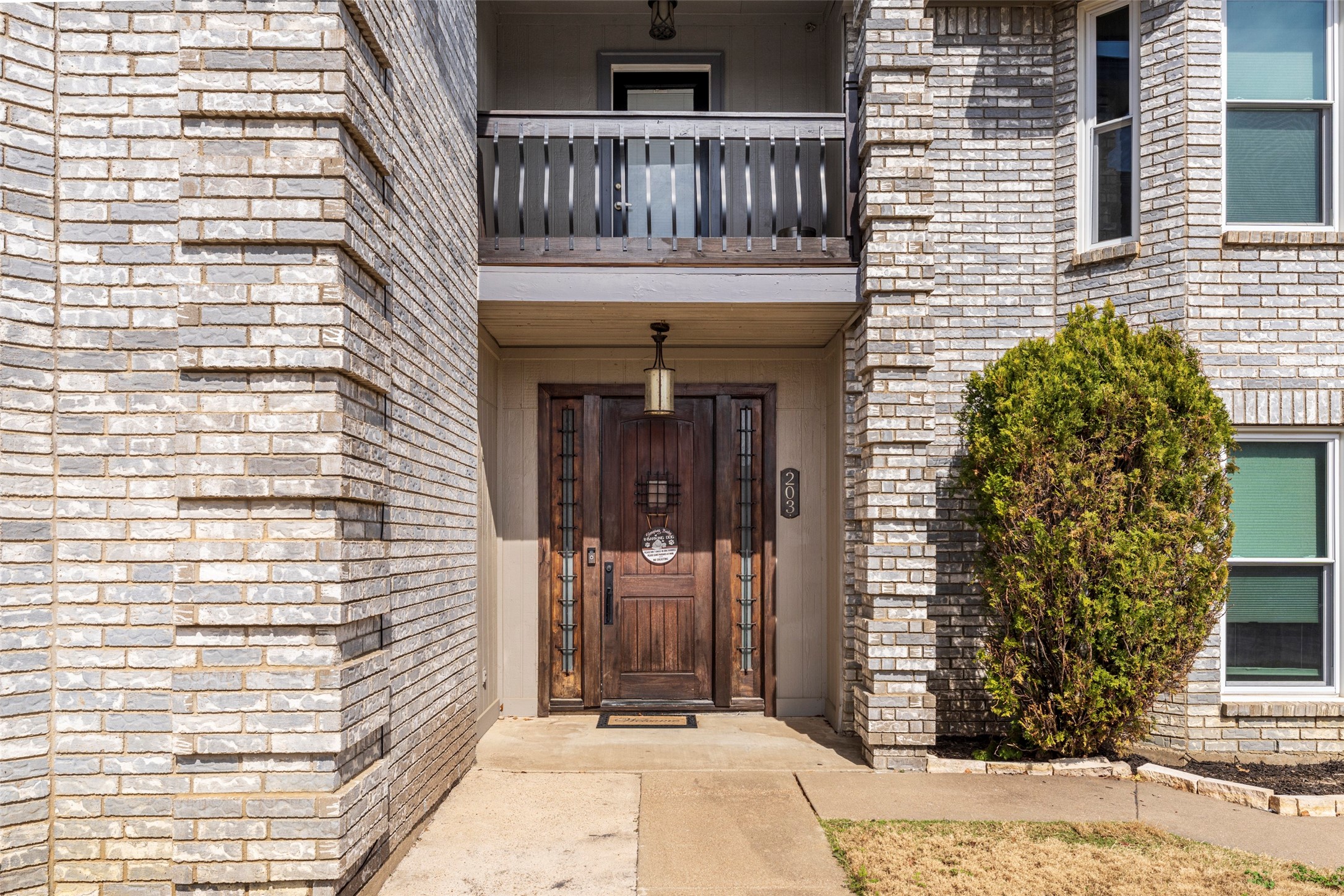203 Hillside Drive Kennedale TX 76060
