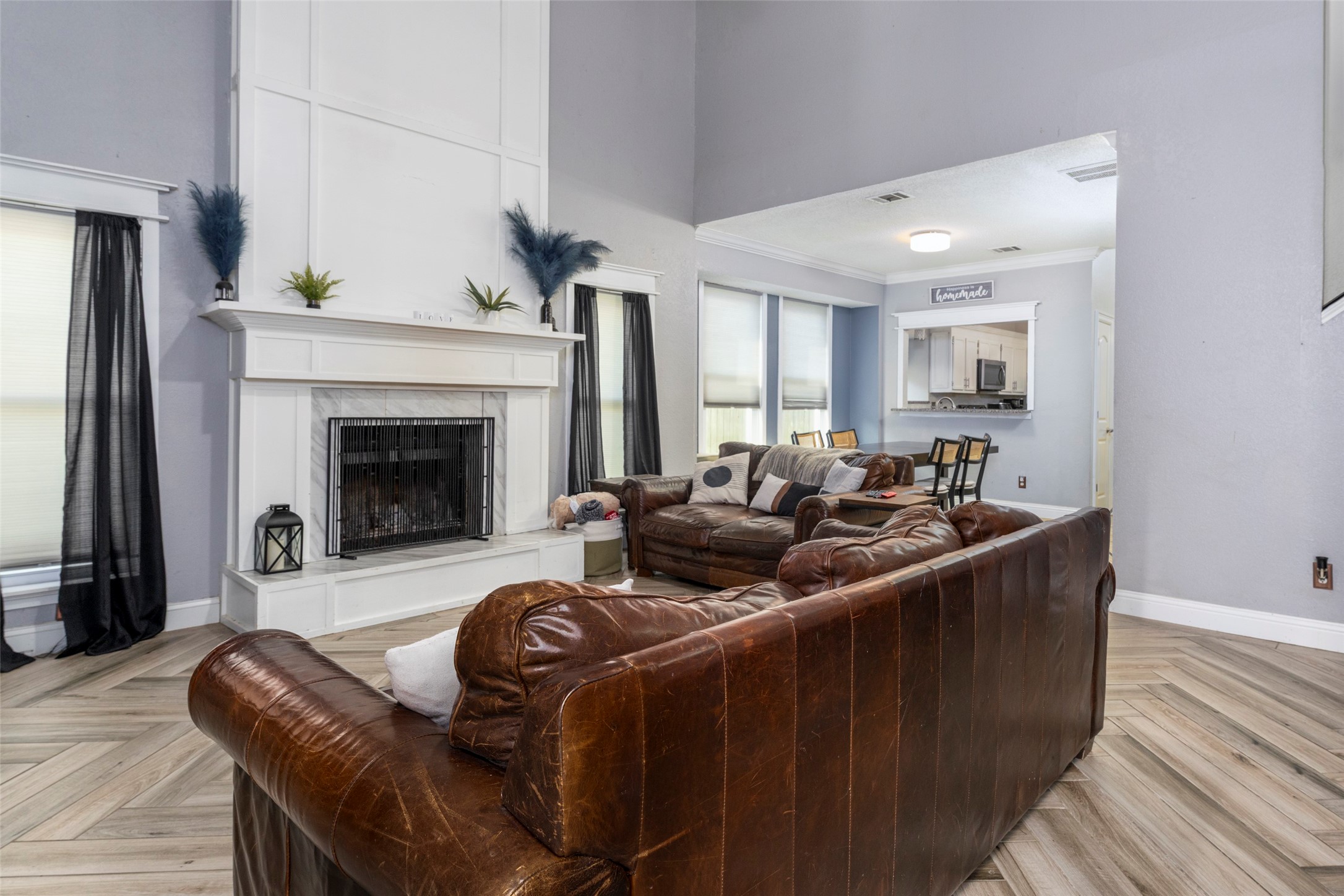 203 Hillside Drive Kennedale TX 76060