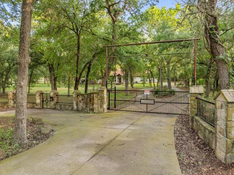 498 Wildwood Trail Weatherford TX 76085