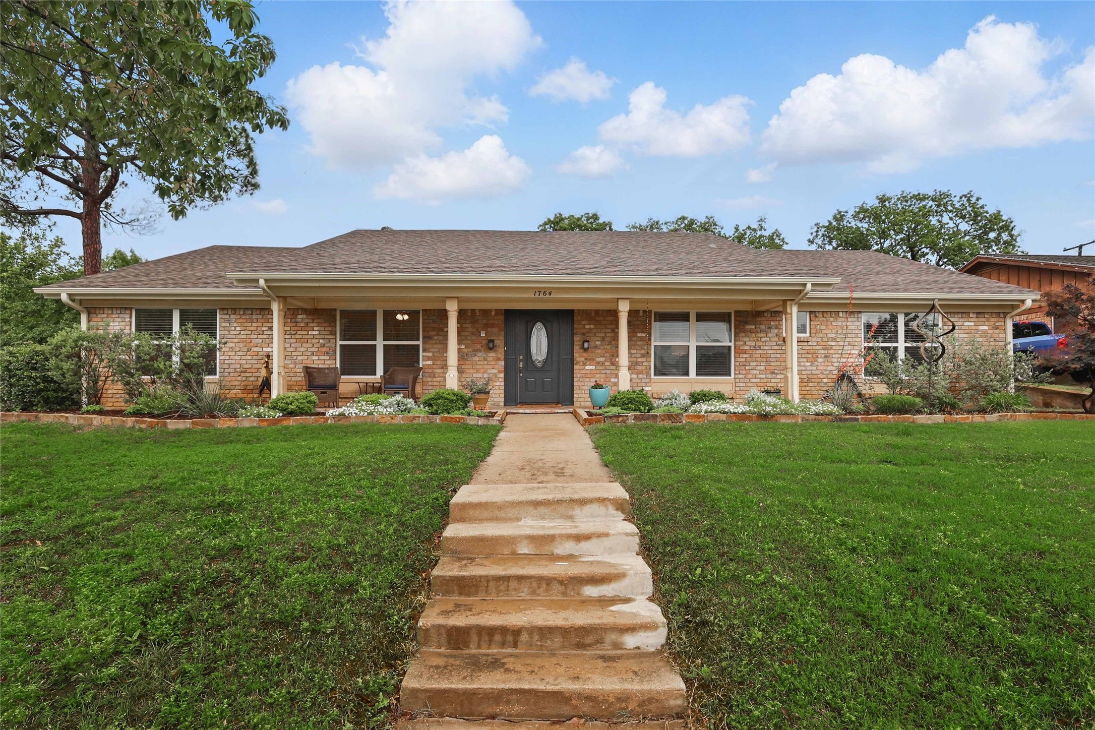 1764 Westridge Drive Hurst TX 76054