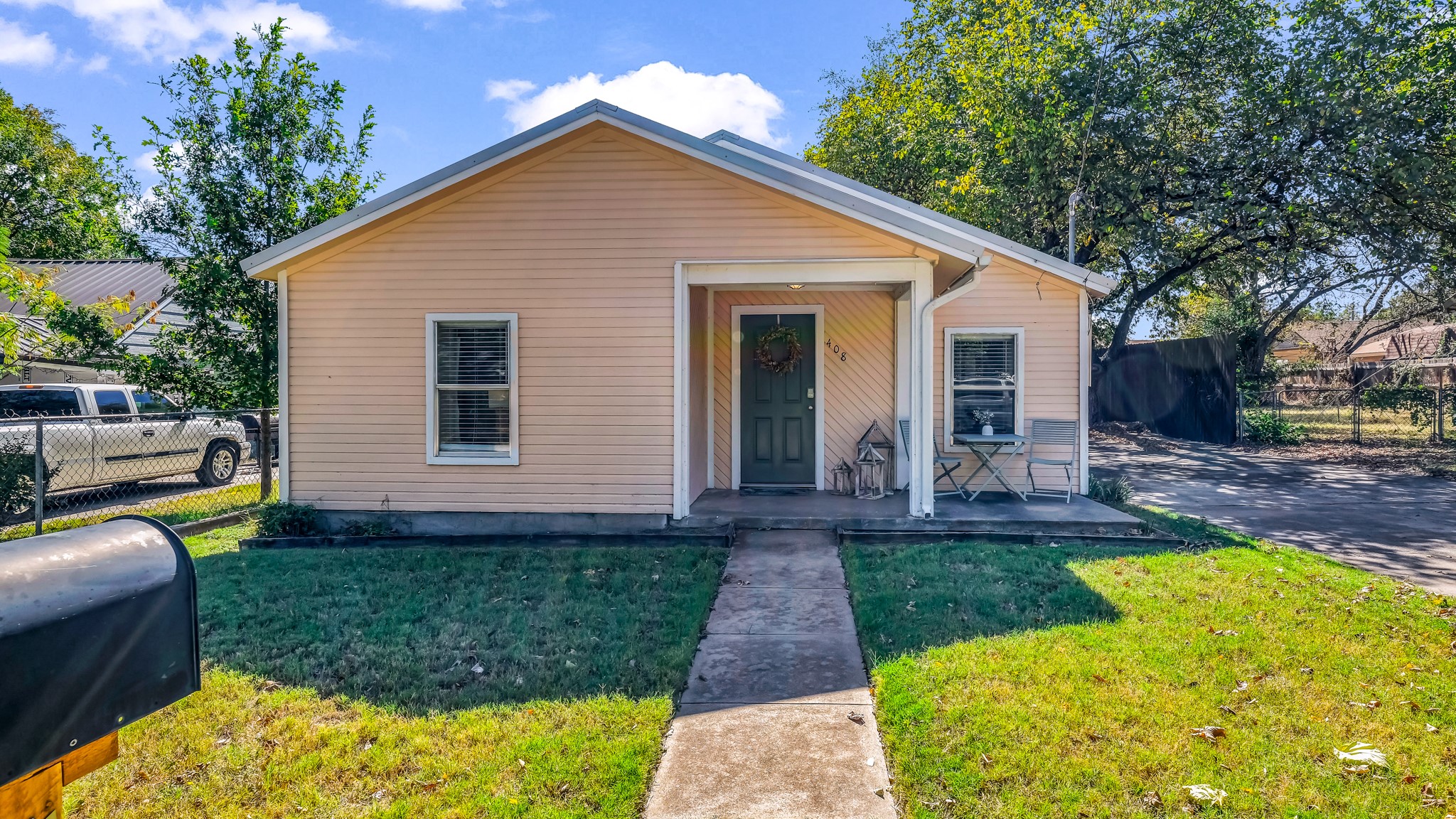 408 E Akard Street Weatherford TX 76086