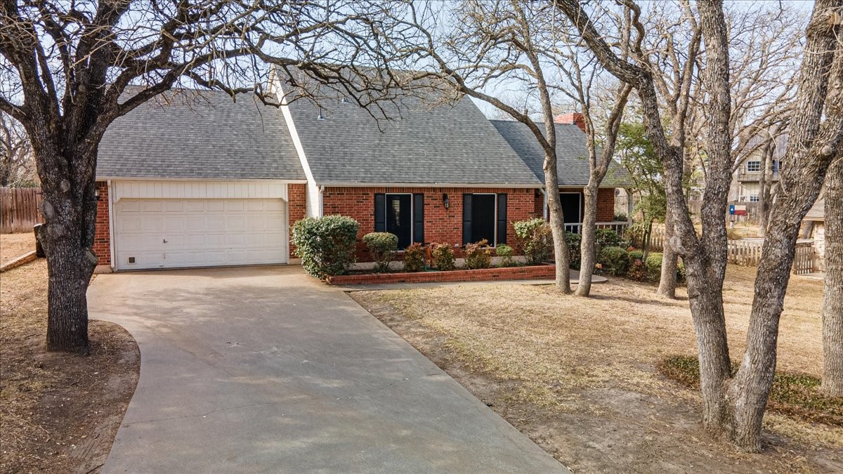 3902 Bandera Drive Granbury TX 76049