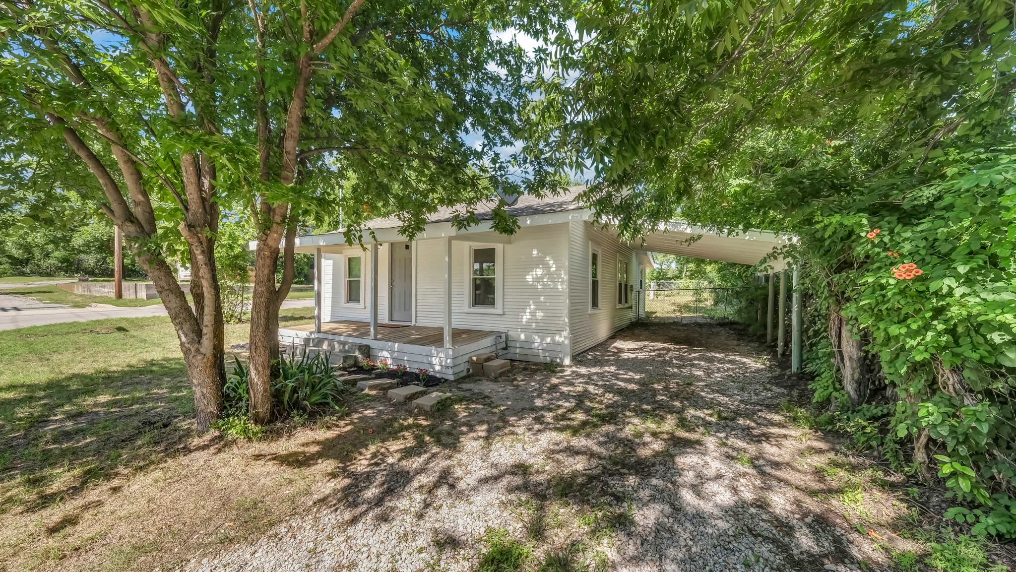 1220 N Rusk Street Weatherford TX 76086