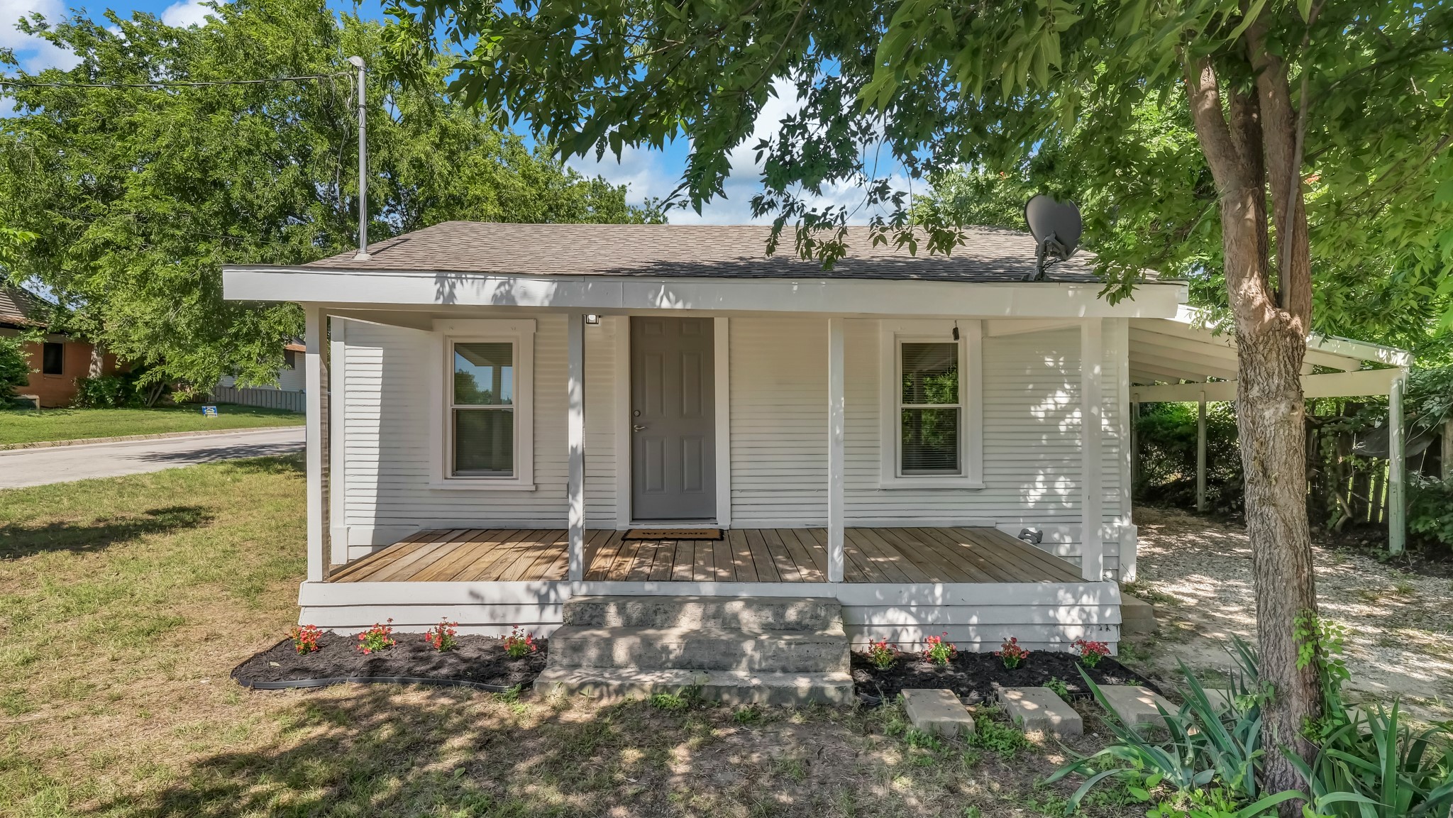 1220 N Rusk Street Weatherford TX 76086