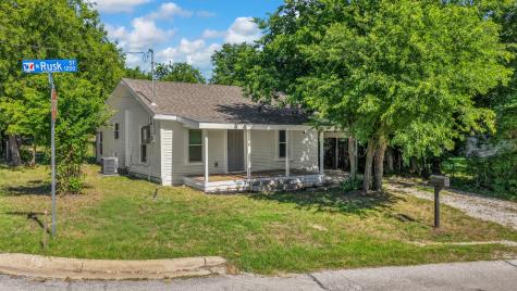 1220 N Rusk Street Weatherford TX 76086