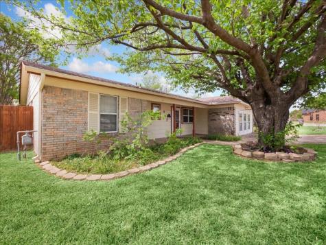 412 Giles Court Crowley TX 76036
