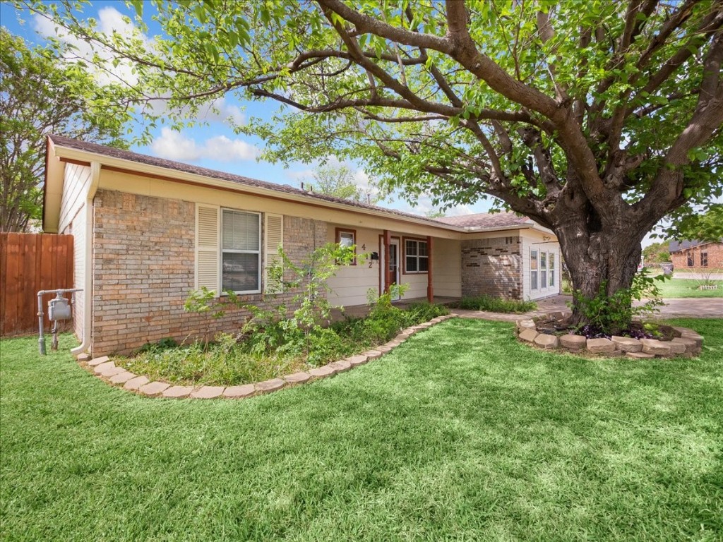 412 Giles Court Crowley TX 76036