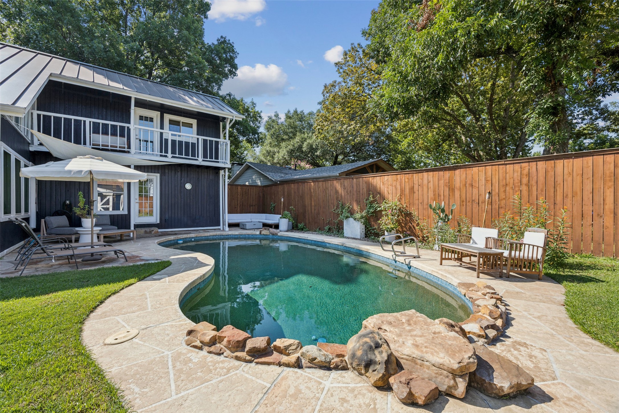 9427 Hobart Street Dallas TX 75218