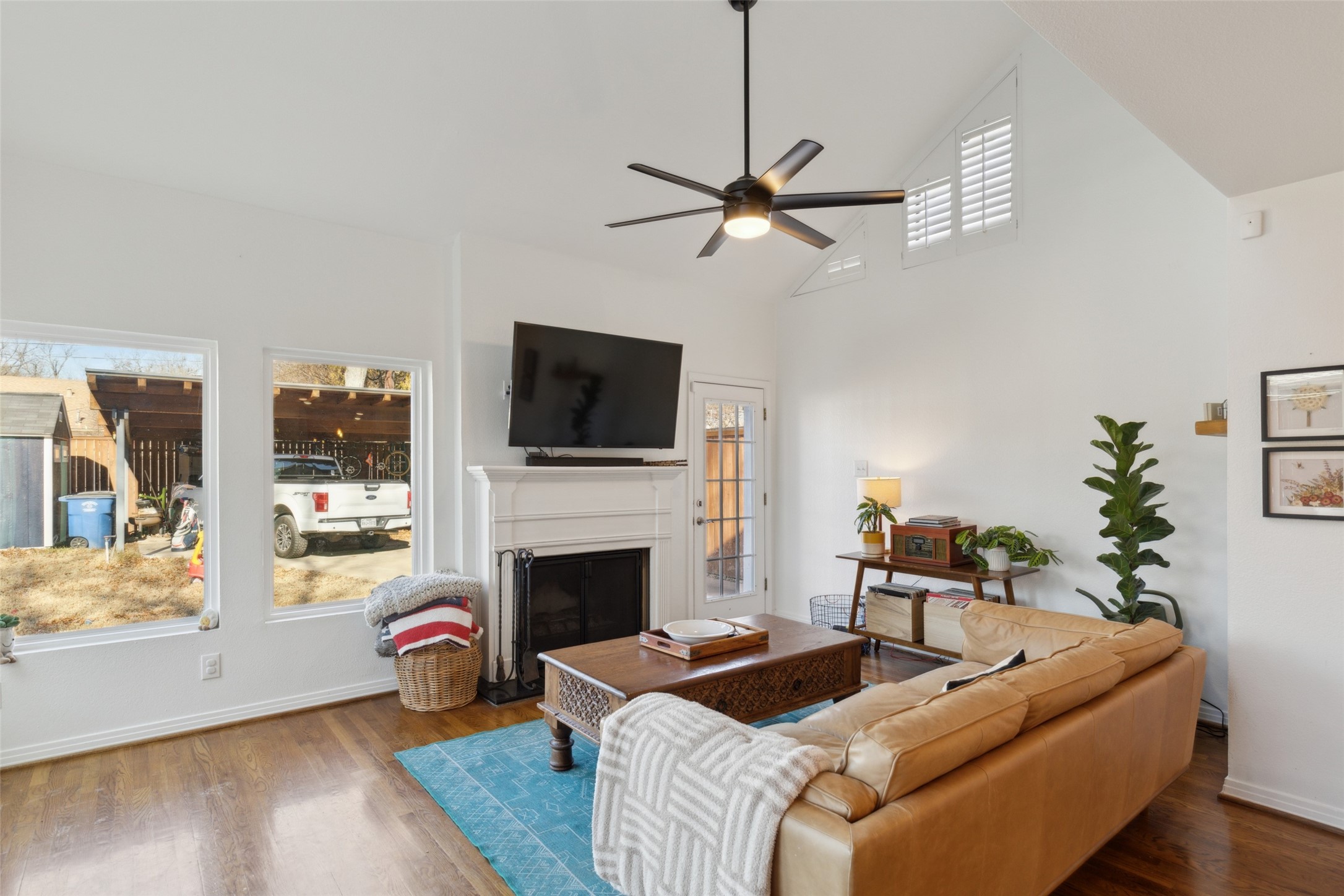9427 Hobart Street Dallas TX 75218