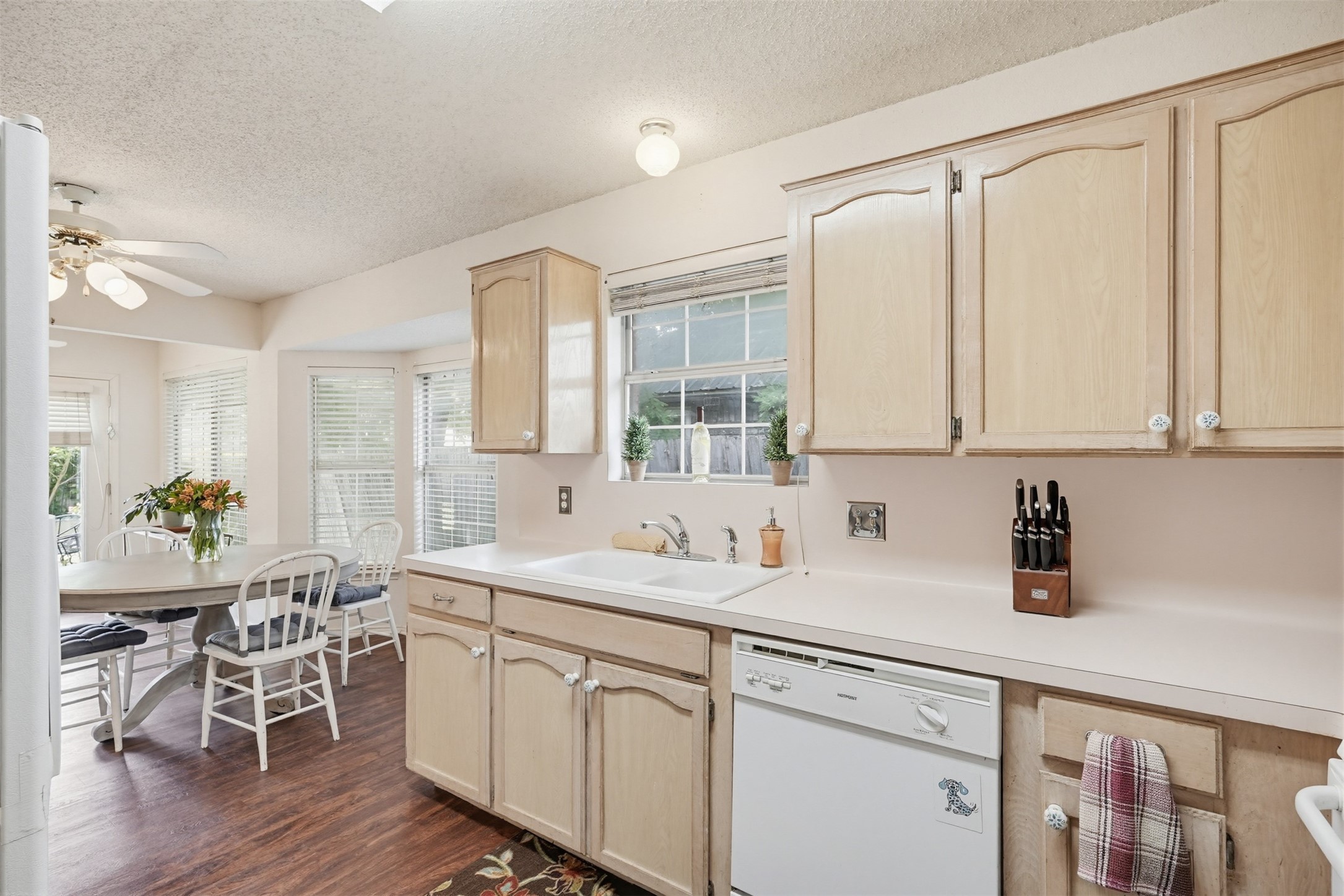 5916 Hillglen Drive Watauga TX 76148