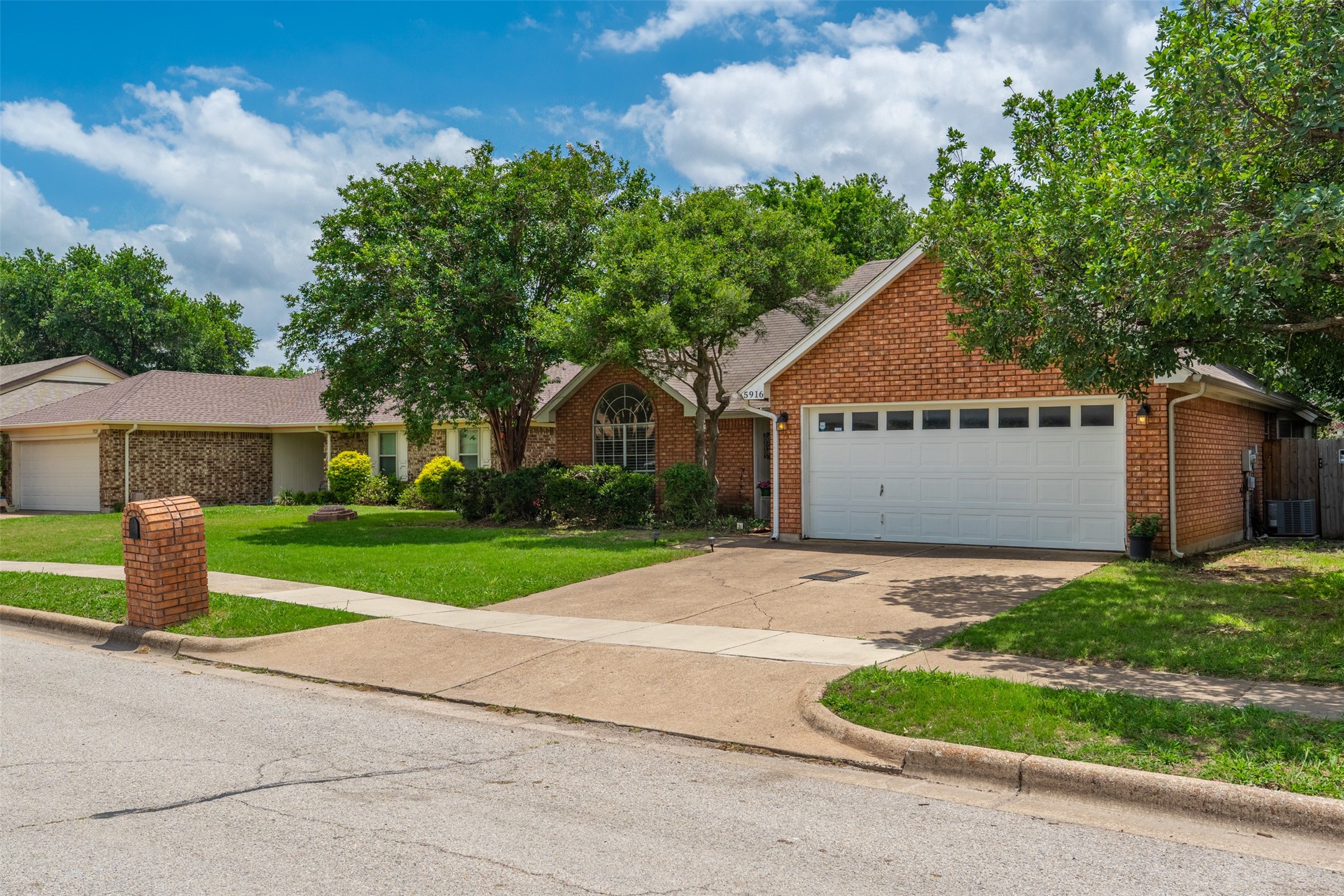 5916 Hillglen Drive Watauga TX 76148