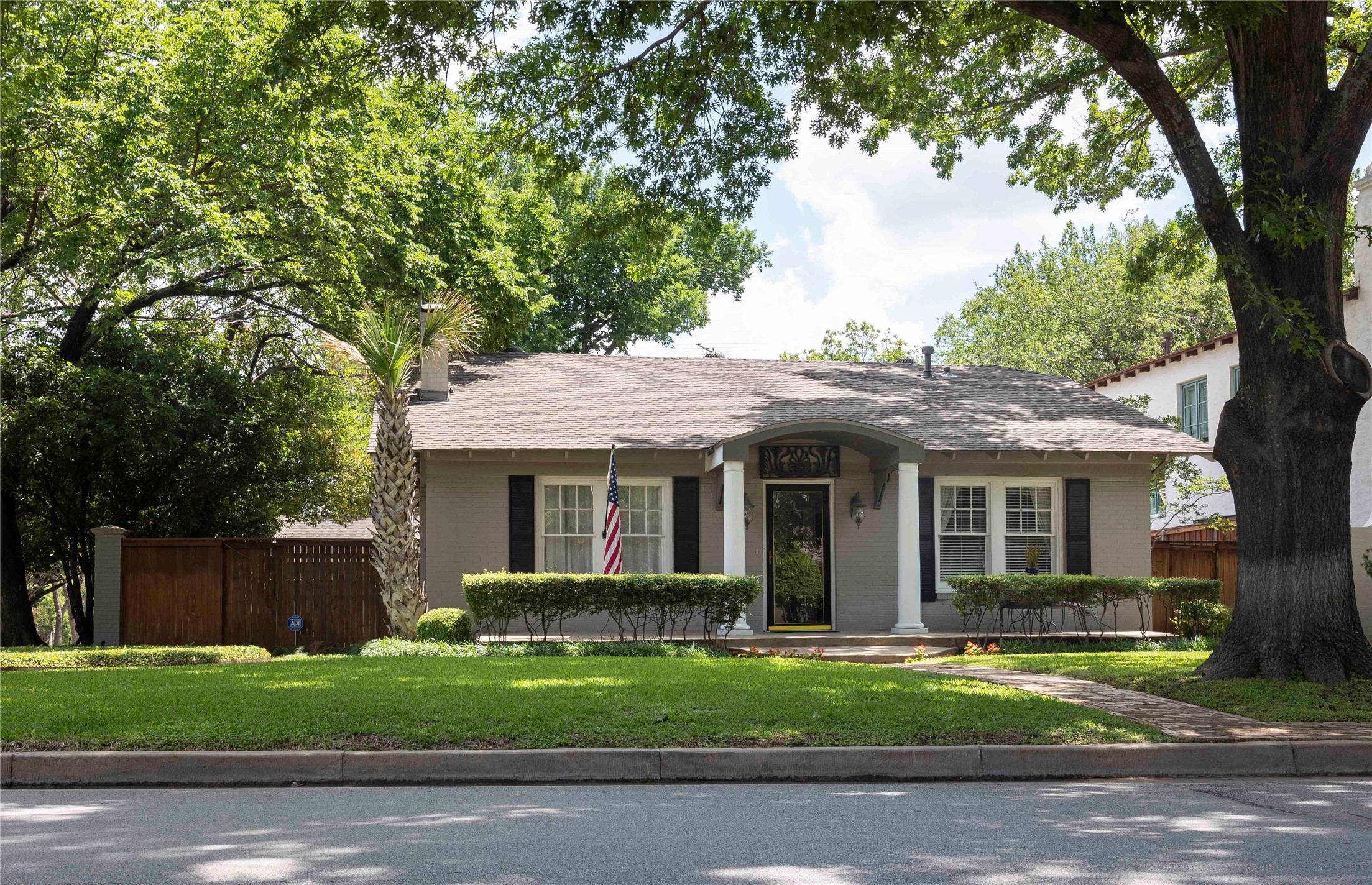 701 Westview Avenue Fort Worth TX 76107
