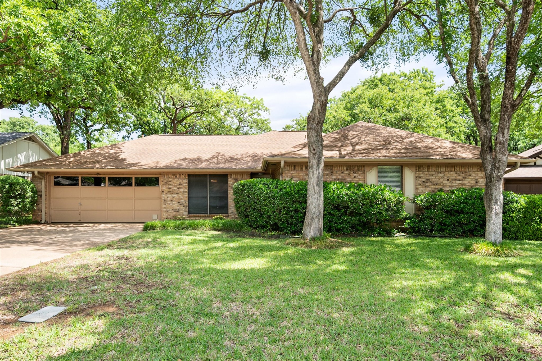 4215 Pleasant Oaks Court Arlington TX 76016