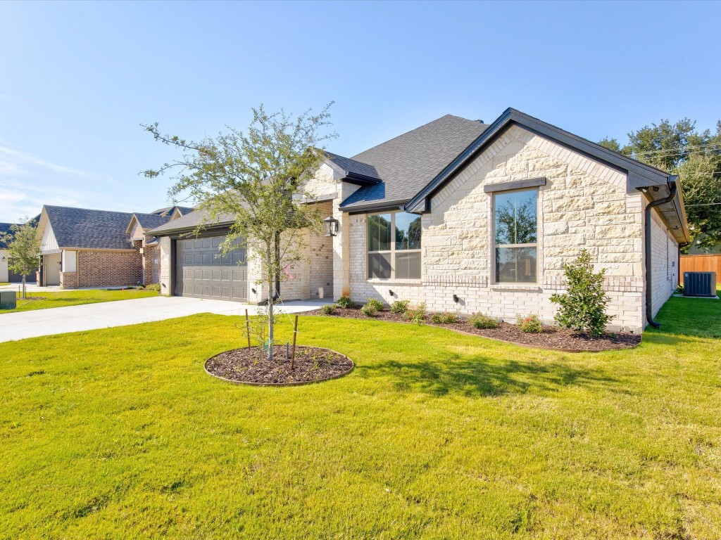 1120 Aviara Court Granbury TX 76048