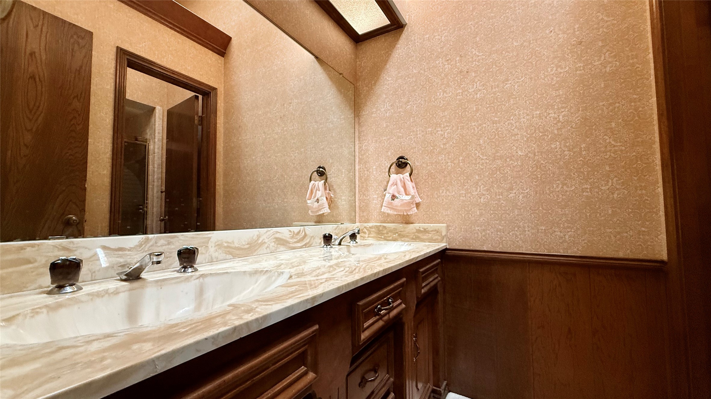 402 Sequoia Drive Garland TX 75041