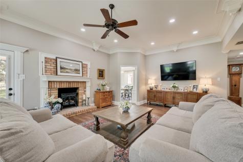 130 Vz County Road 3509 Edgewood TX 75117