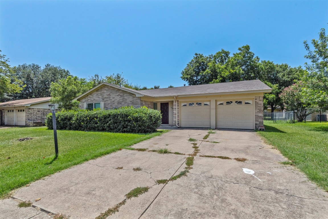1004 John Reagan Street Benbrook TX 76126