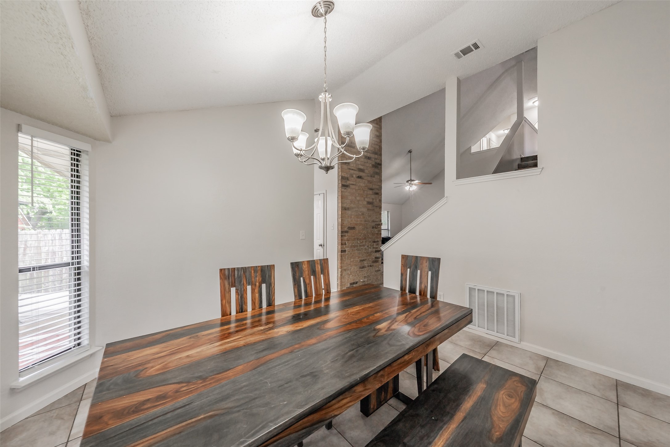 825 Ashmount Lane Arlington TX 76017