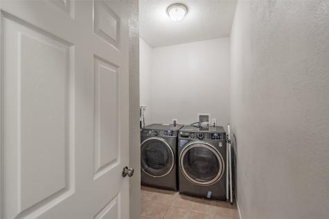 825 Ashmount Lane Arlington TX 76017