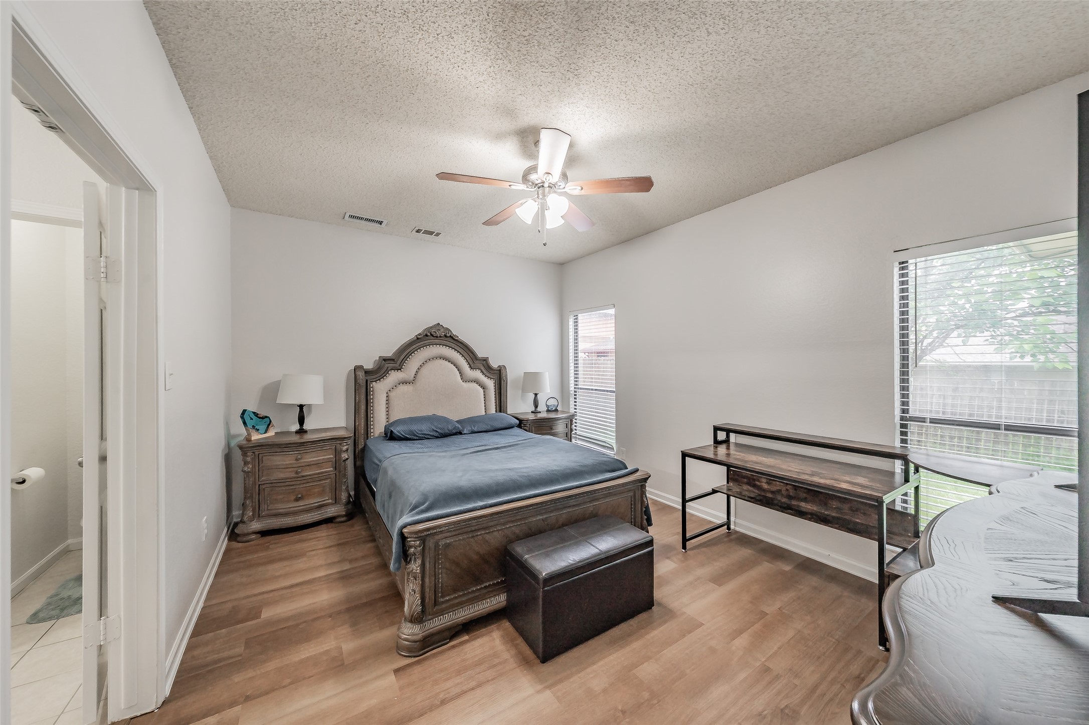 825 Ashmount Lane Arlington TX 76017