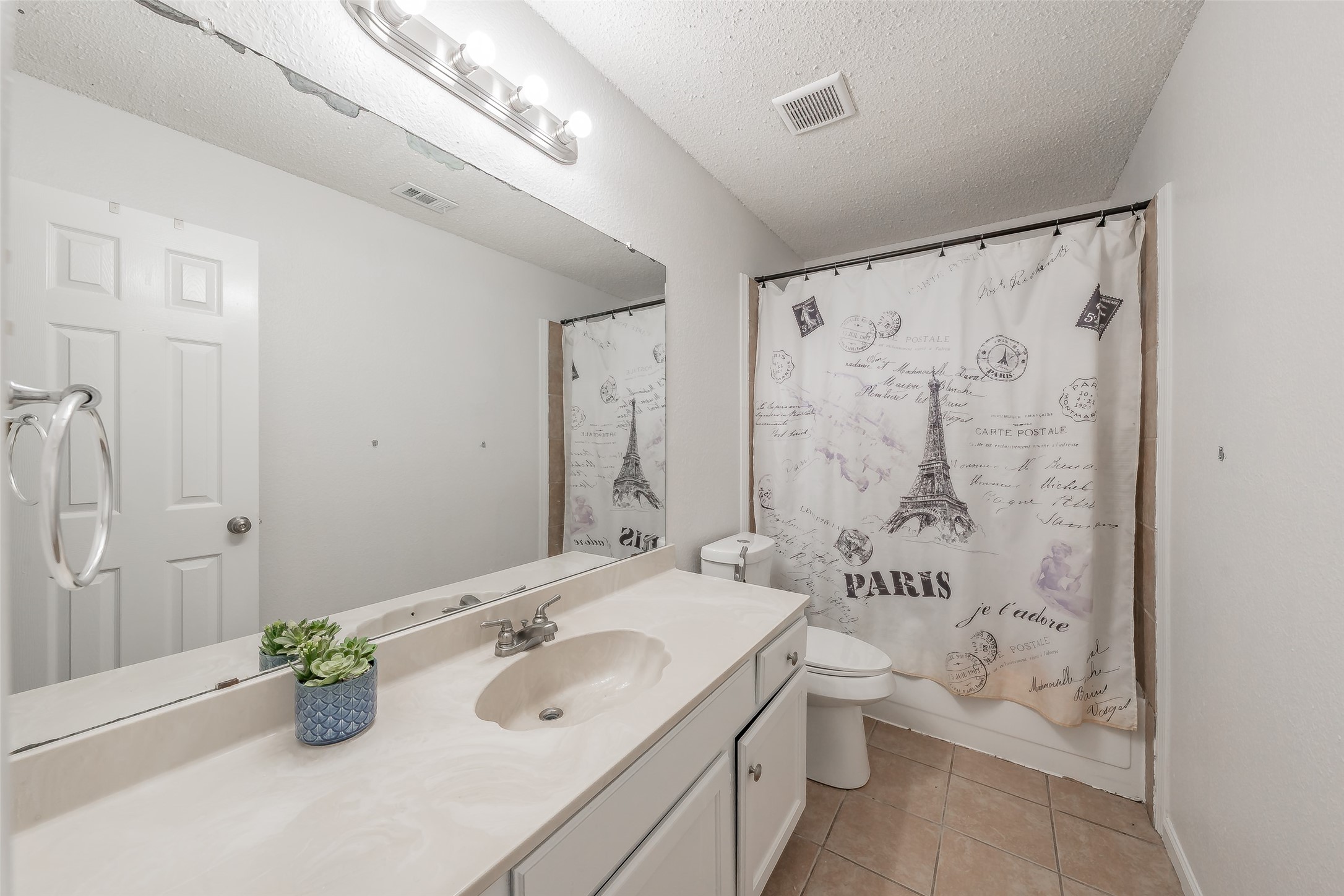 825 Ashmount Lane Arlington TX 76017