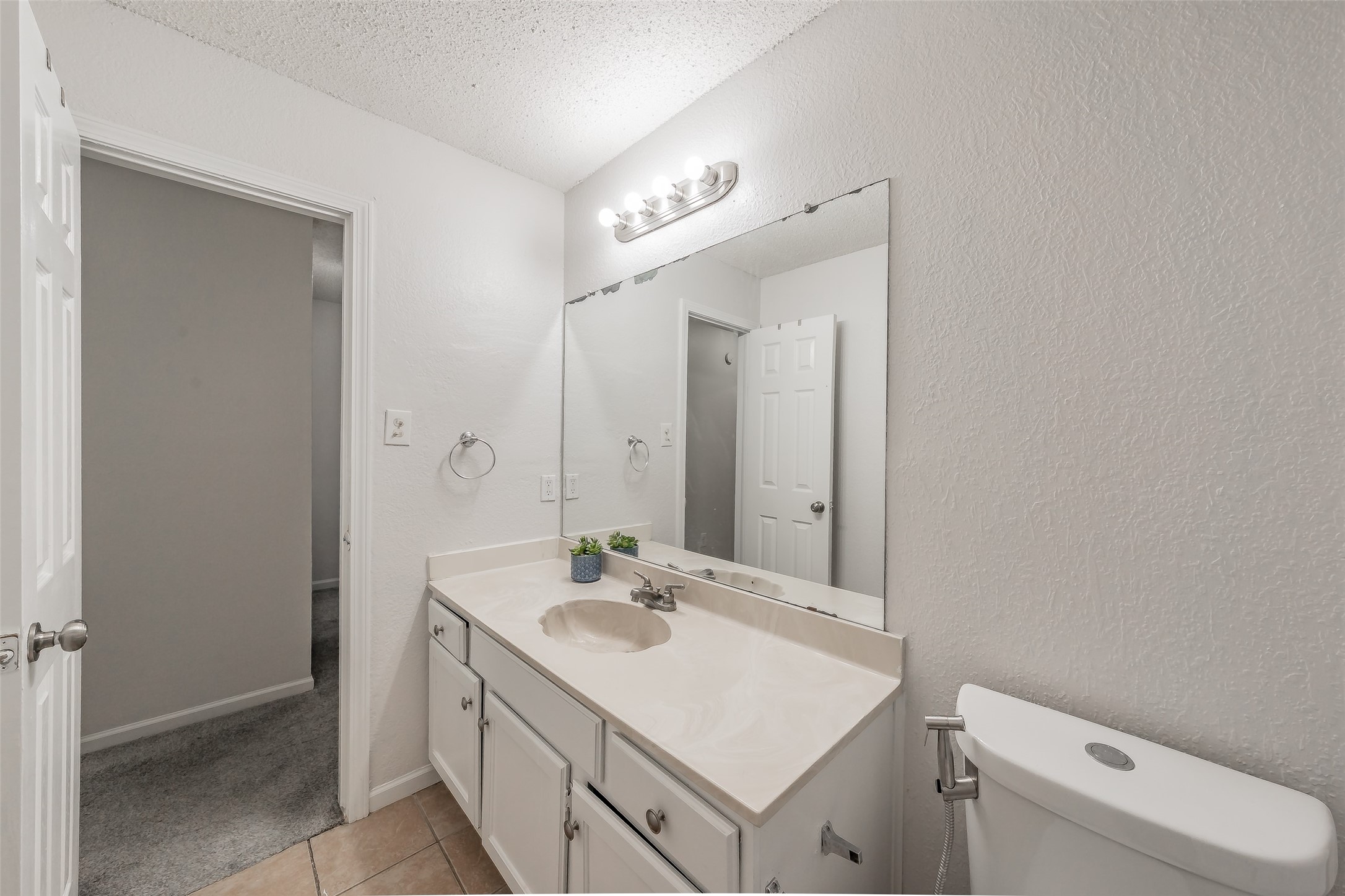 825 Ashmount Lane Arlington TX 76017