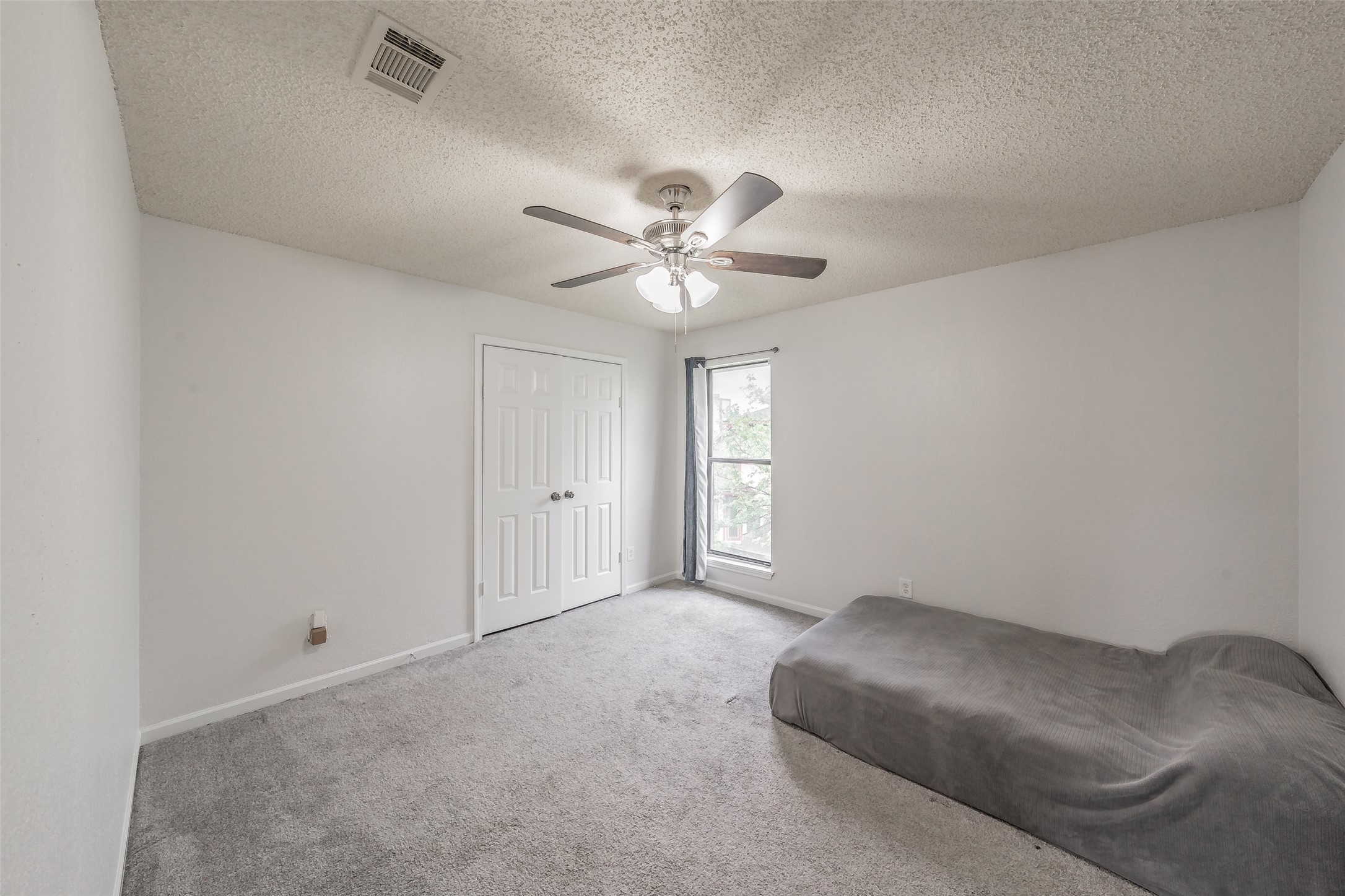 825 Ashmount Lane Arlington TX 76017