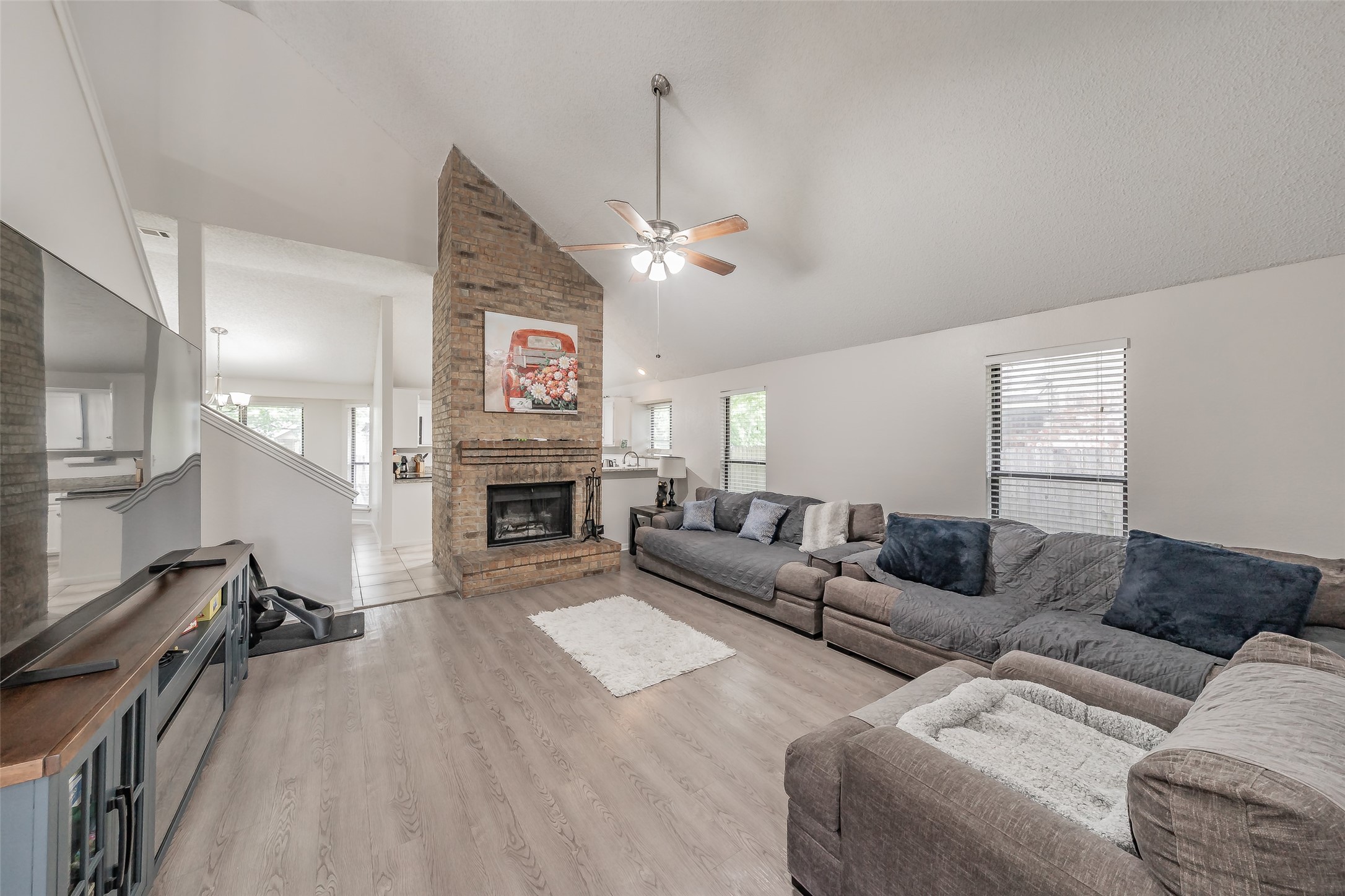 825 Ashmount Lane Arlington TX 76017