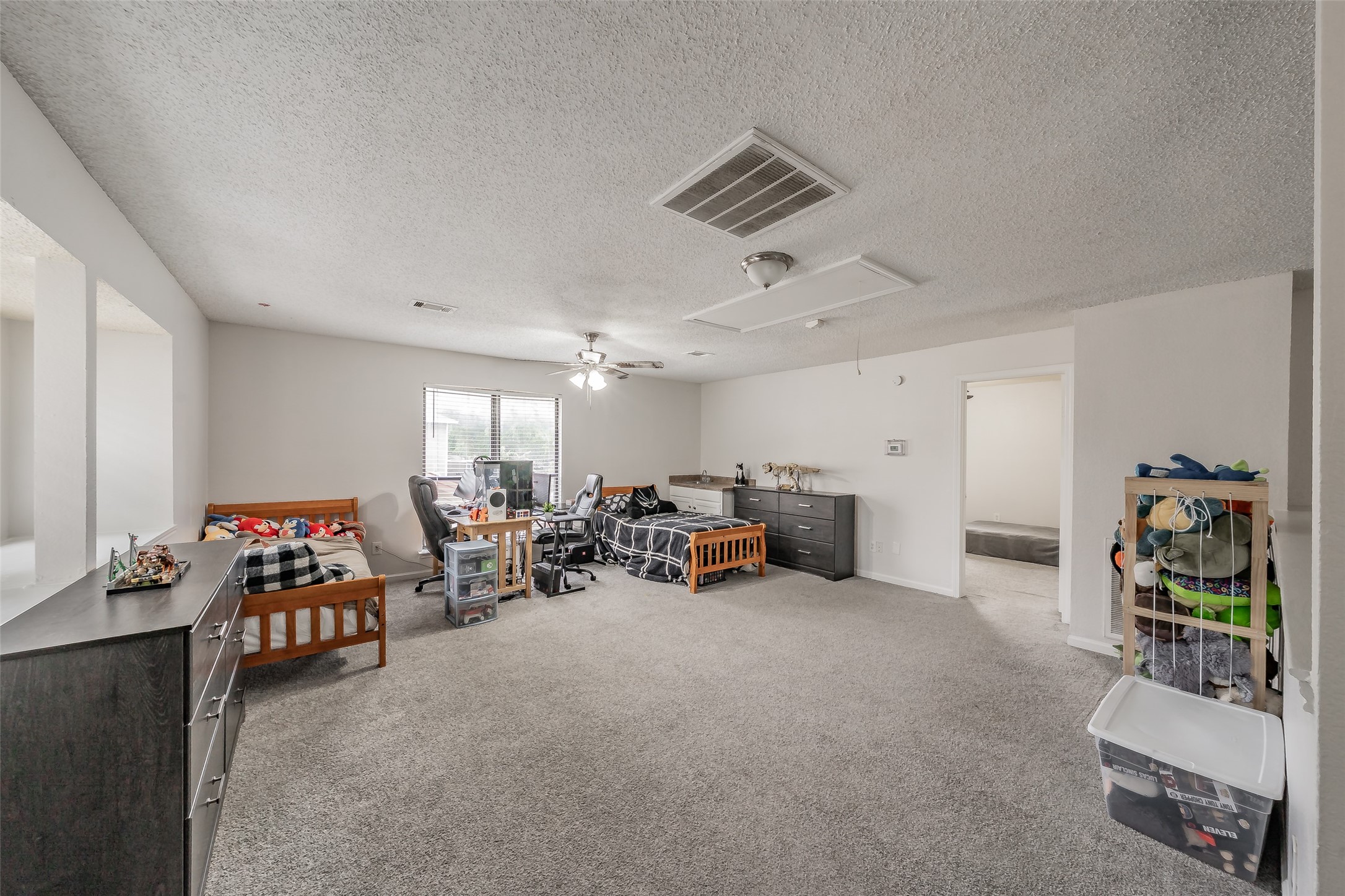 825 Ashmount Lane Arlington TX 76017