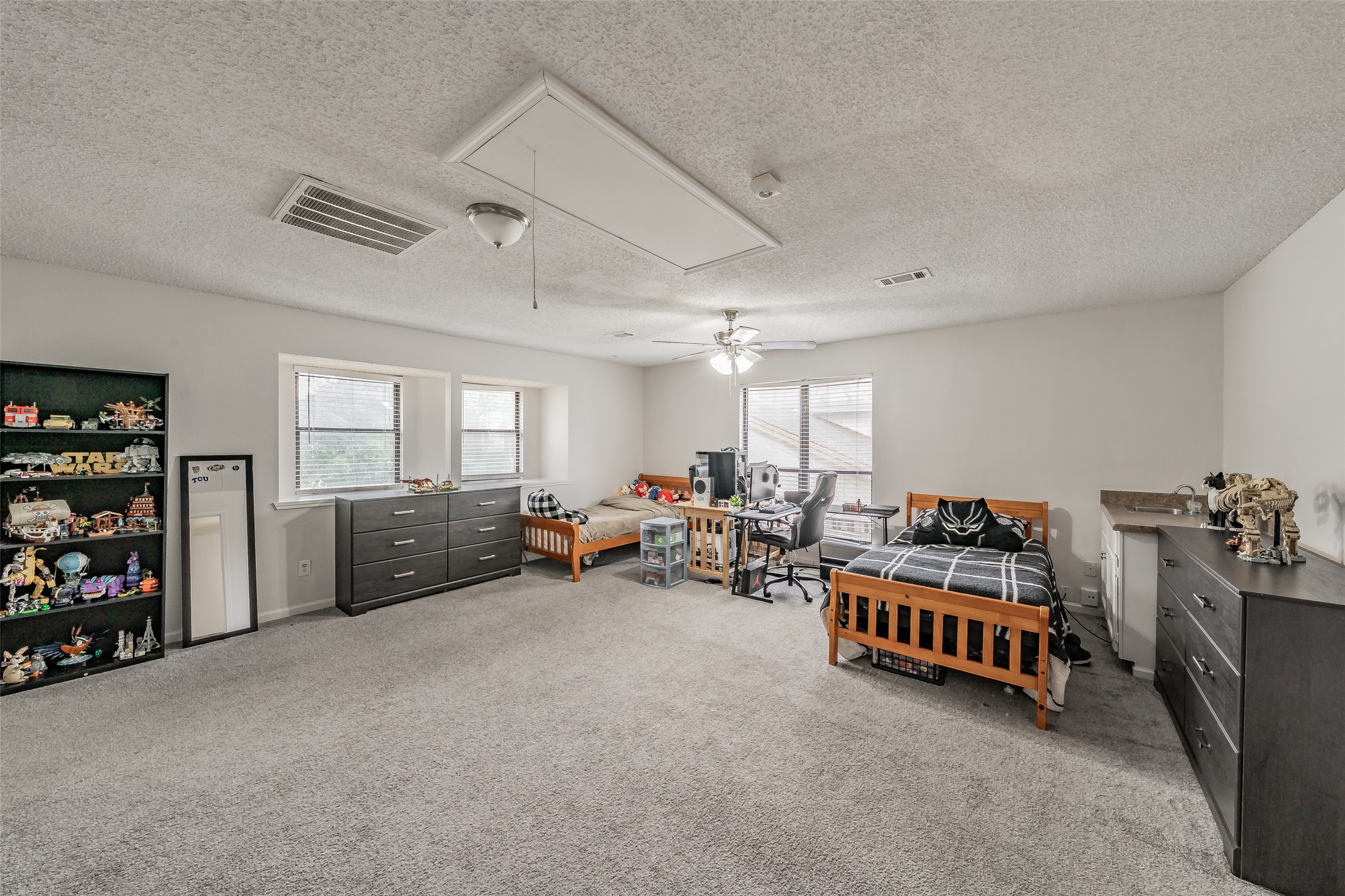 825 Ashmount Lane Arlington TX 76017