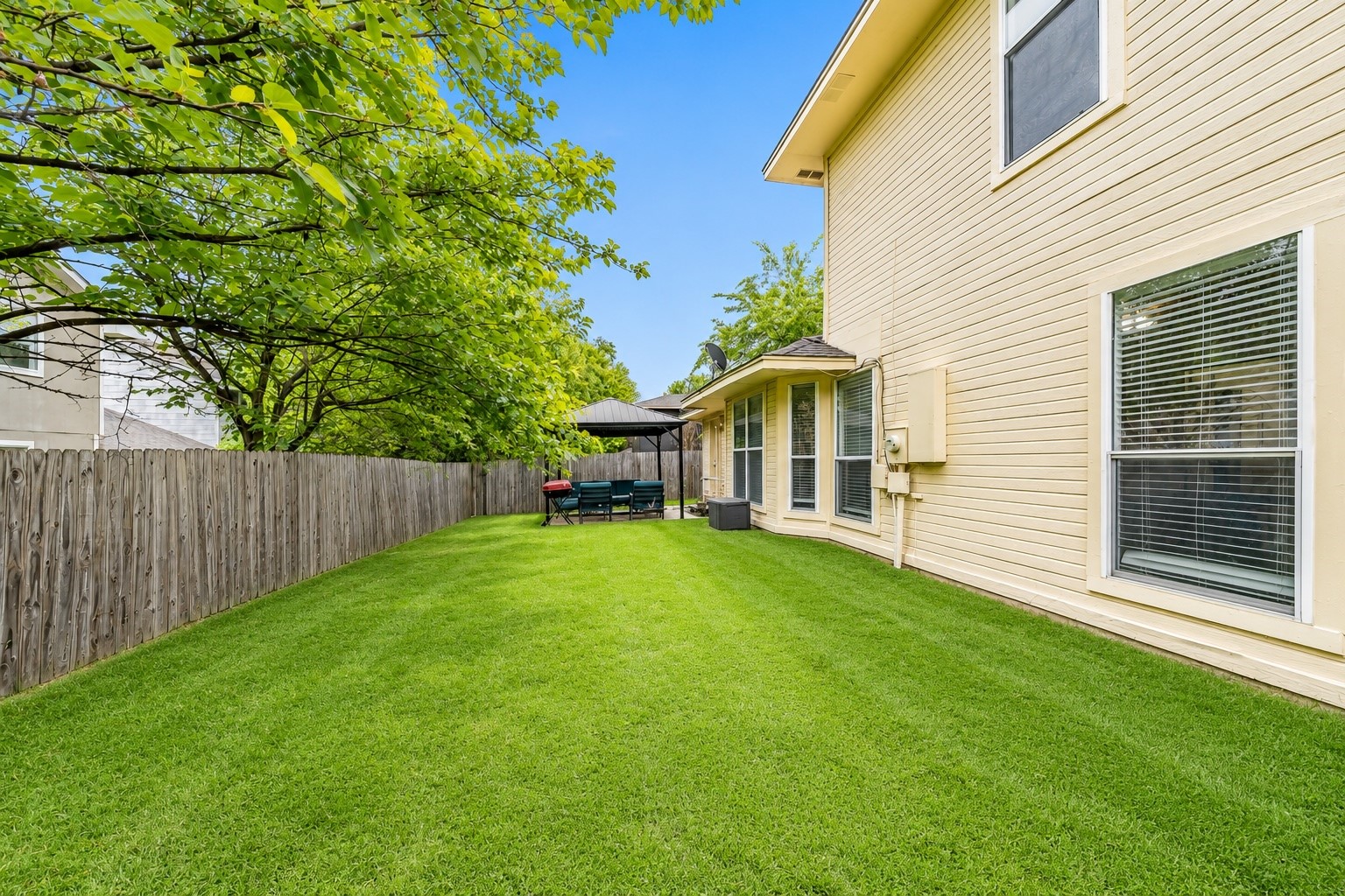 825 Ashmount Lane Arlington TX 76017