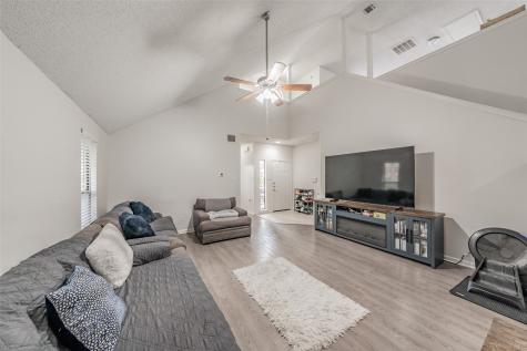 825 Ashmount Lane Arlington TX 76017