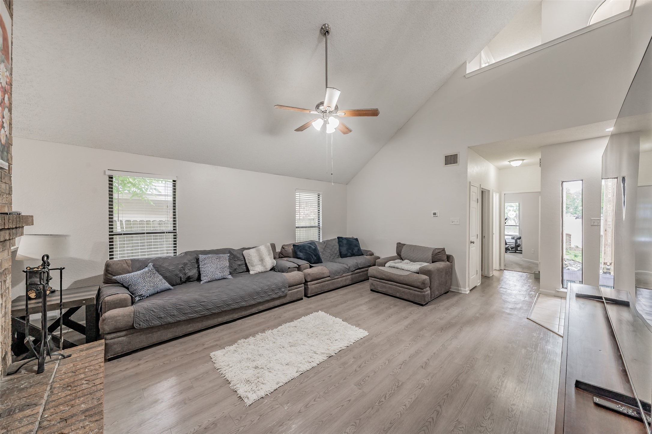825 Ashmount Lane Arlington TX 76017
