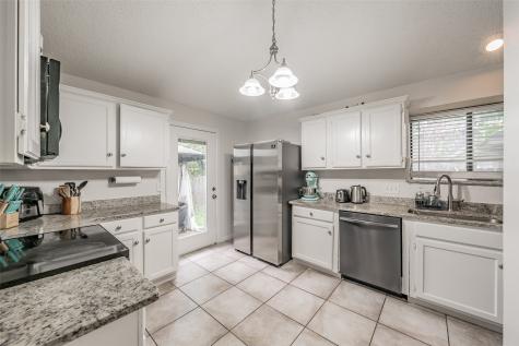 825 Ashmount Lane Arlington TX 76017
