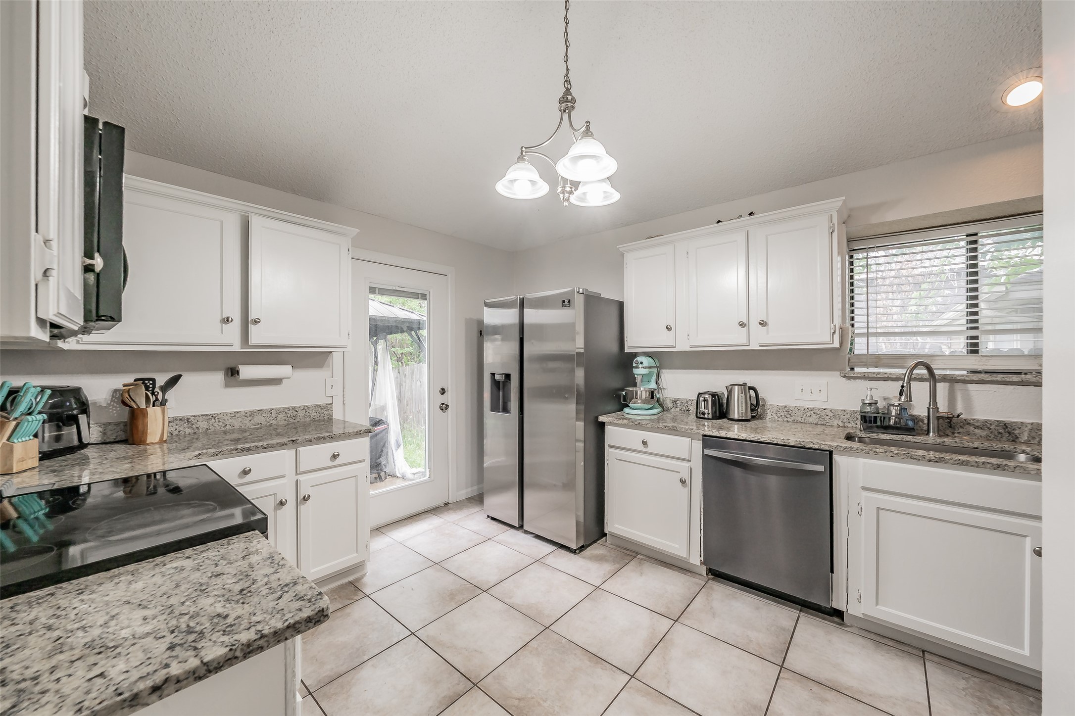 825 Ashmount Lane Arlington TX 76017