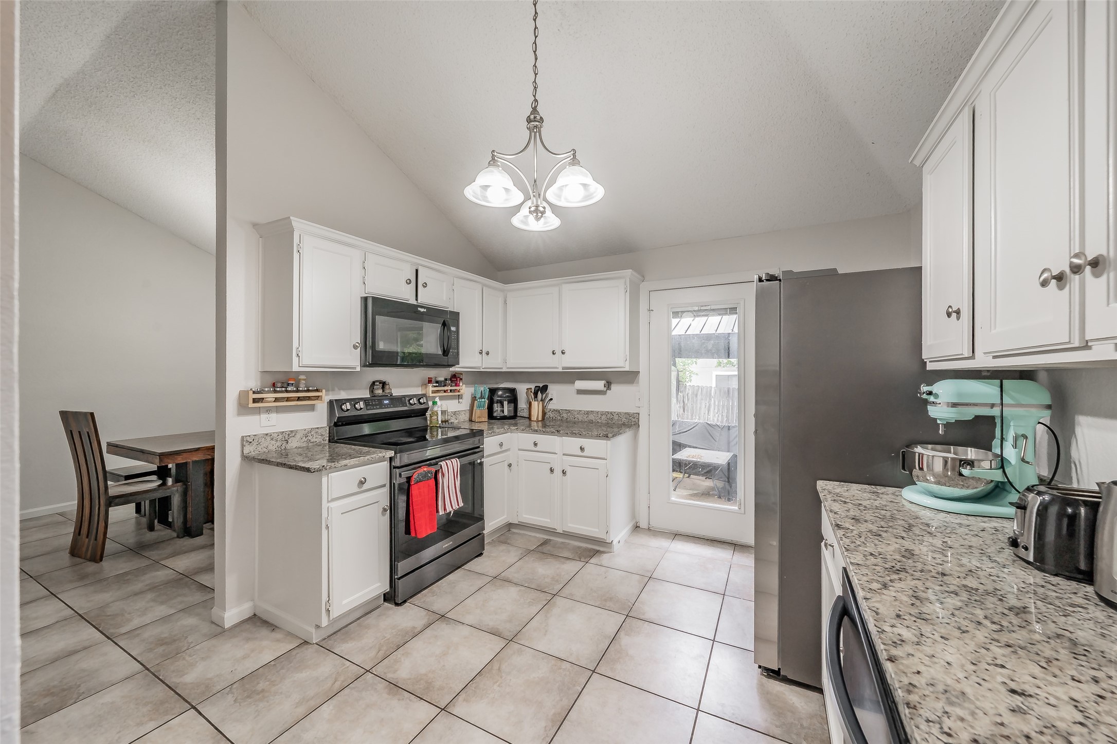 825 Ashmount Lane Arlington TX 76017