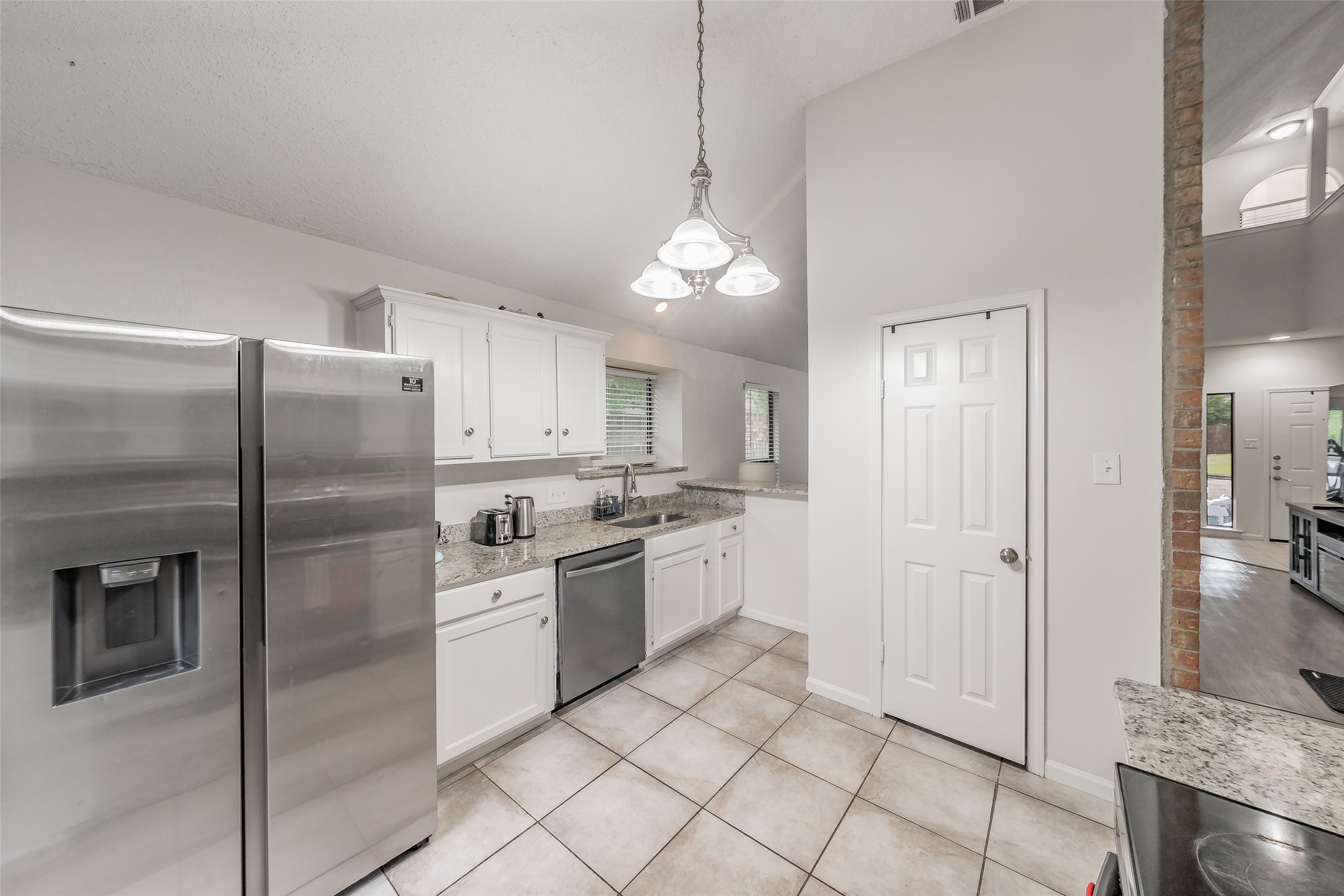 825 Ashmount Lane Arlington TX 76017