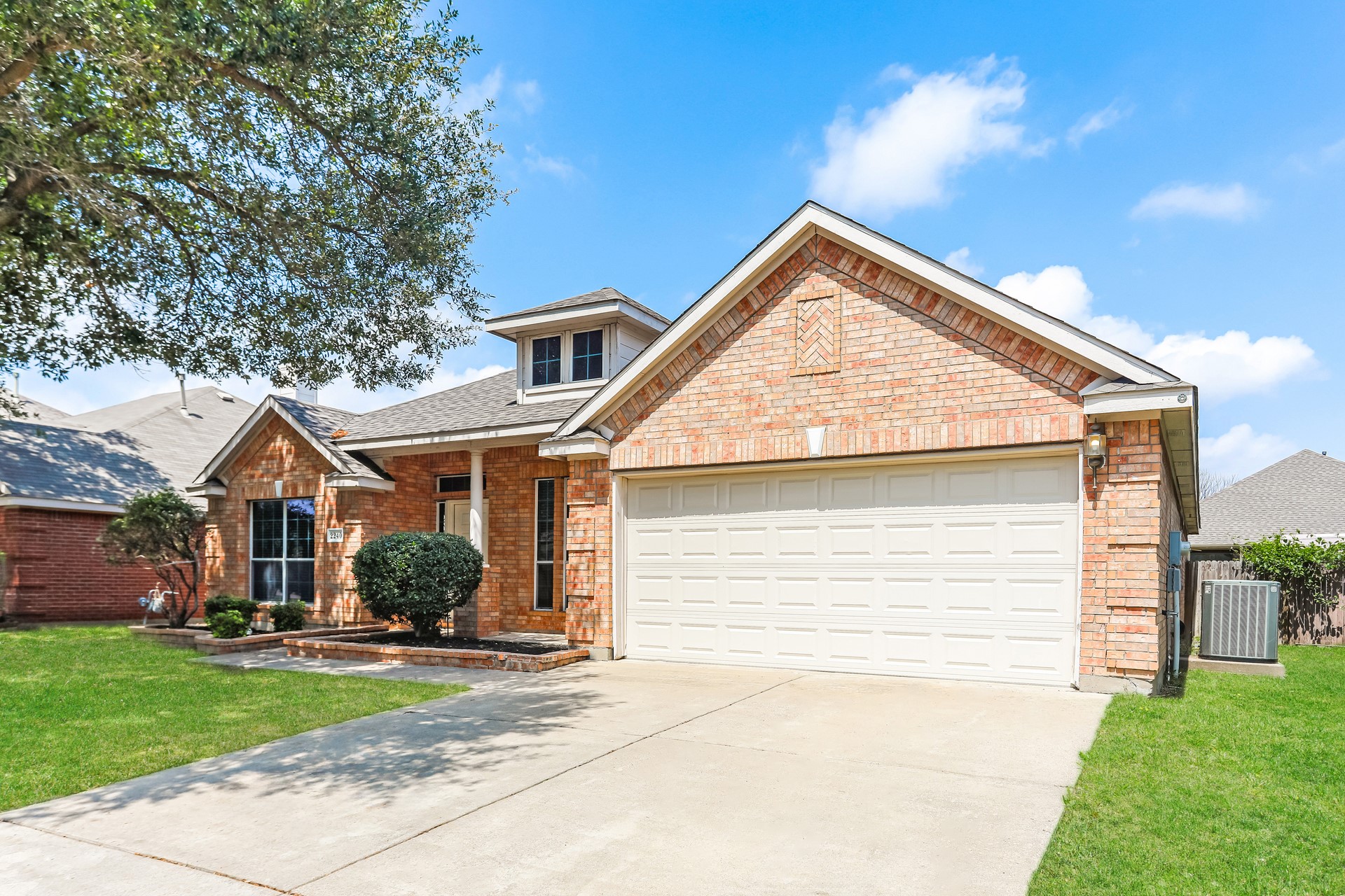 2240 Sparrow Hawk Court Grand Prairie TX 75052