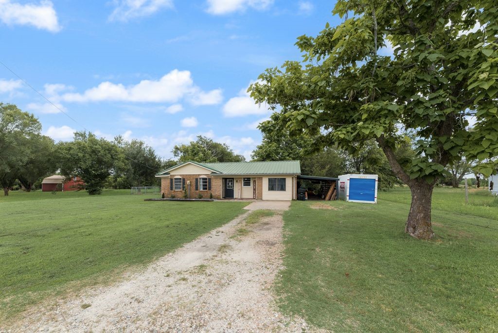 393 County Road 3320 Greenville TX 75402