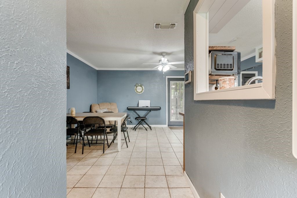 393 County Road 3320 Greenville TX 75402