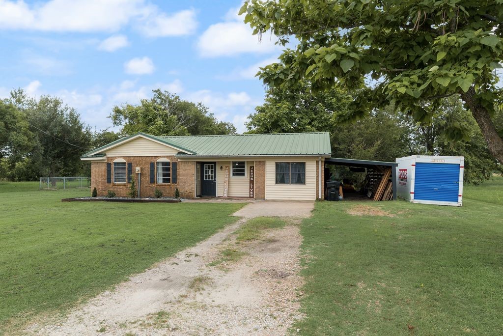 393 County Road 3320 Greenville TX 75402