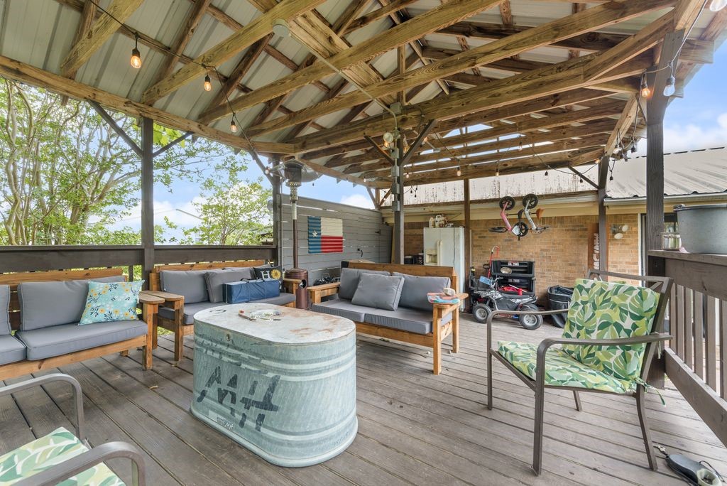 393 County Road 3320 Greenville TX 75402